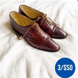 3/$50 VTG Aubergine brown croc loafers size 7